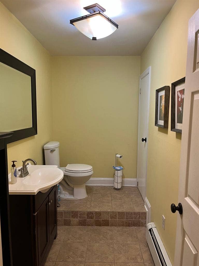 Basement Apartment Private.