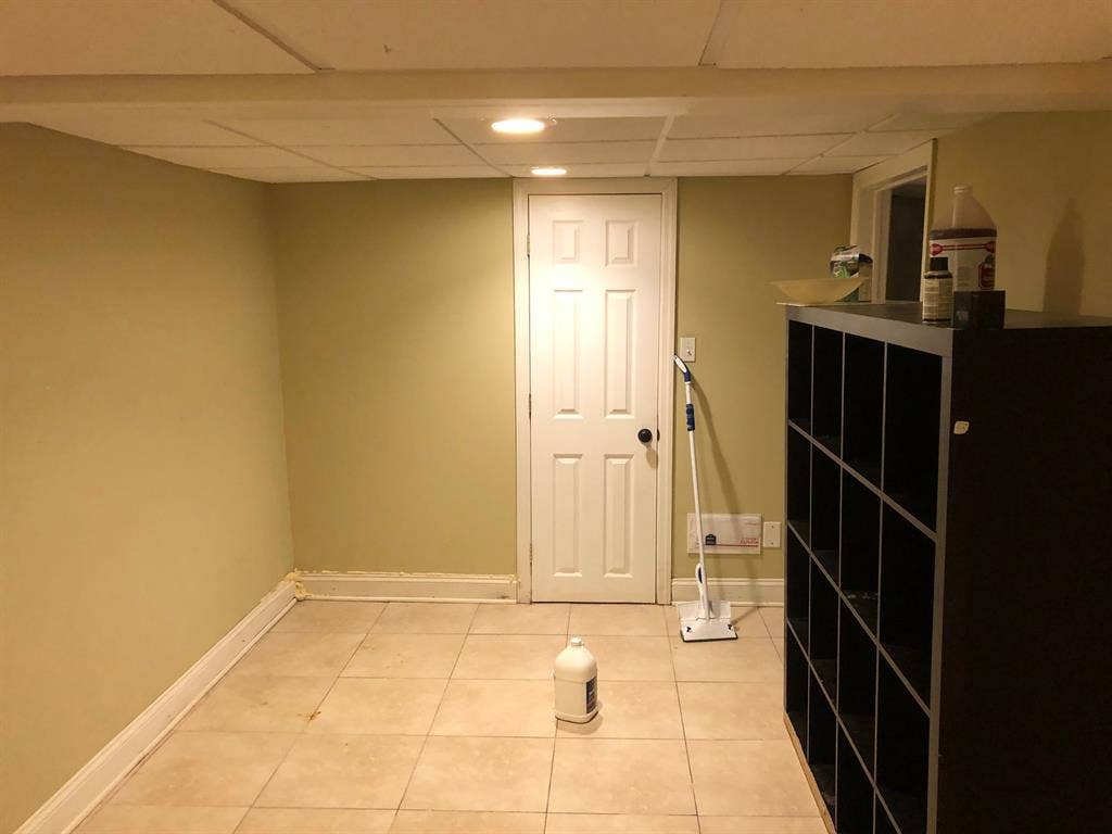 Basement Apartment Private.