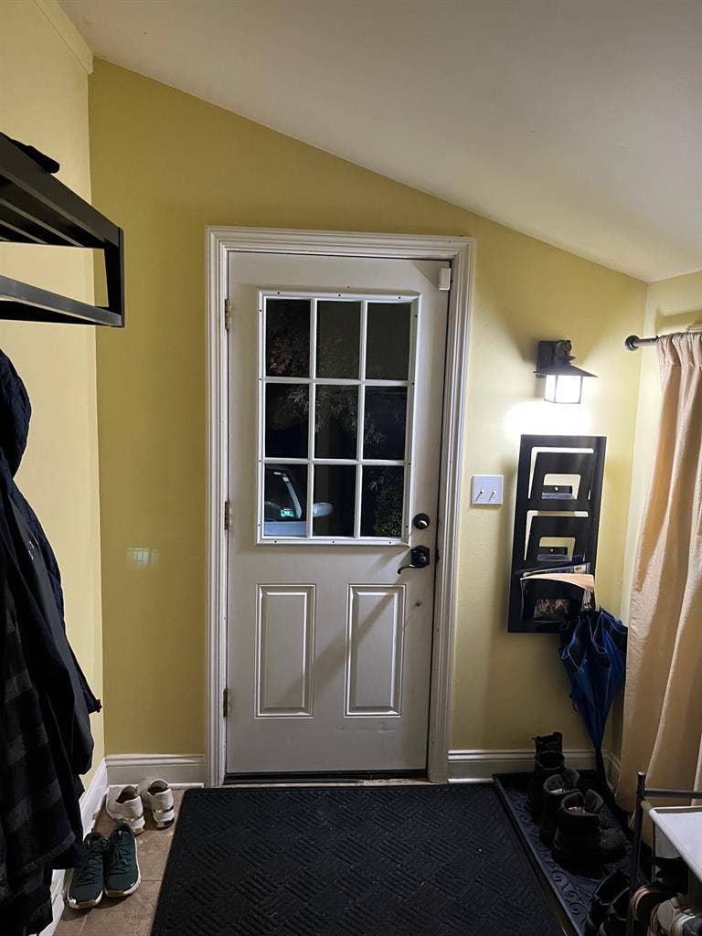 Basement Apartment Private.