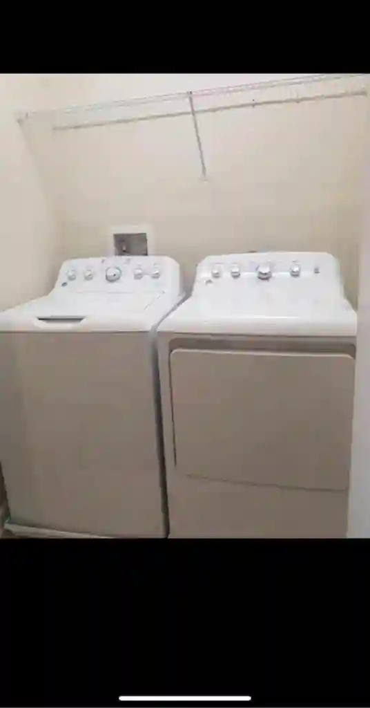 Chill Room | Pet & Friendly 🌈