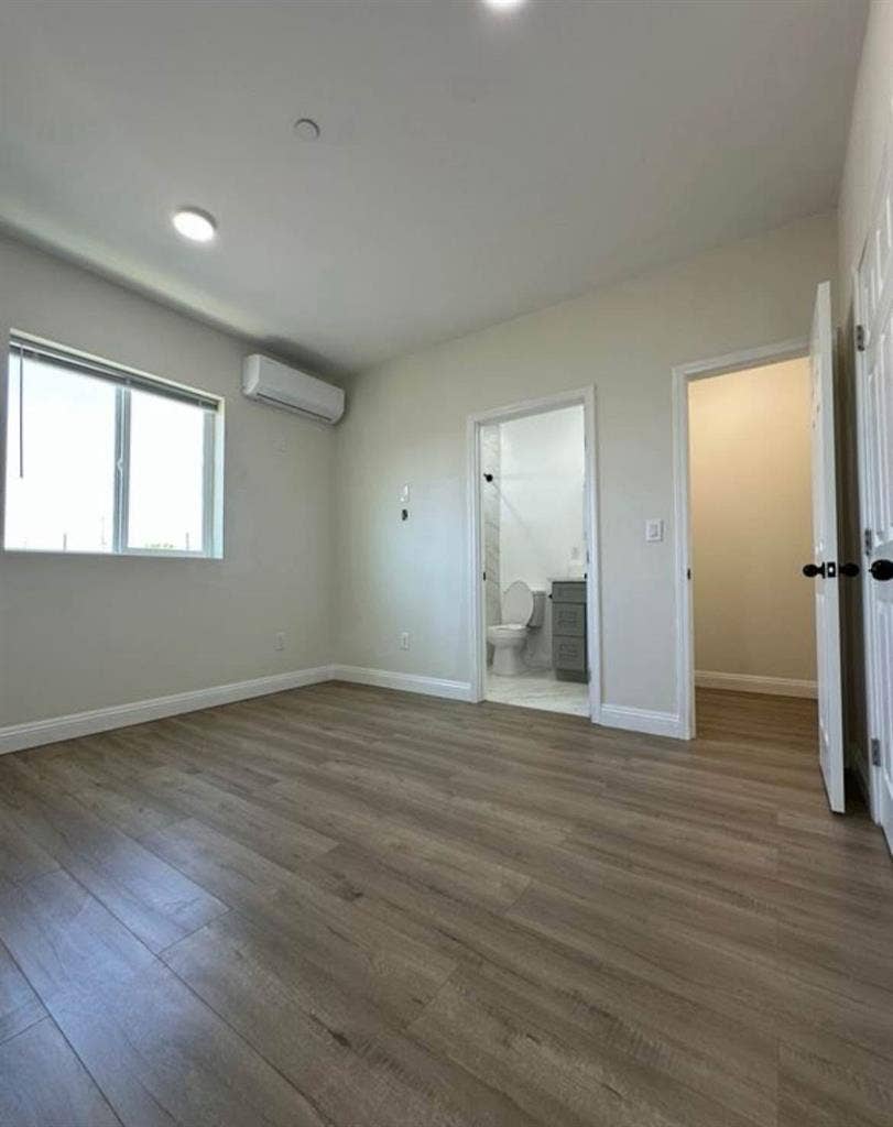 Room for rent with private bathroom