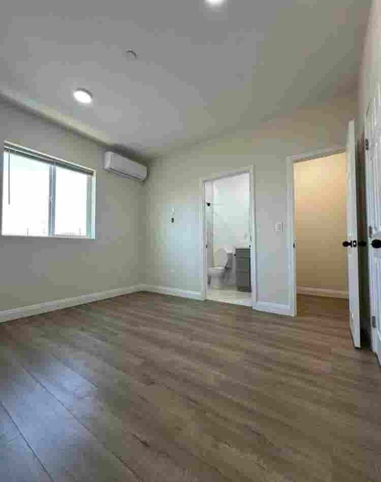 Room for rent with private bathroom