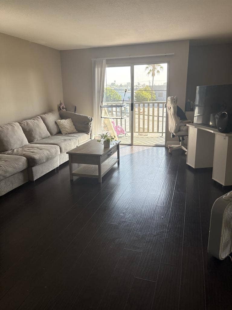 Shared bedroom available