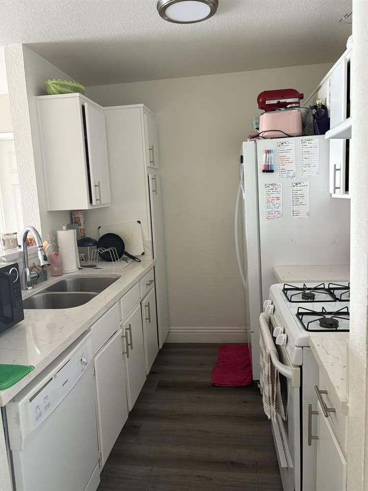 Shared bedroom available
