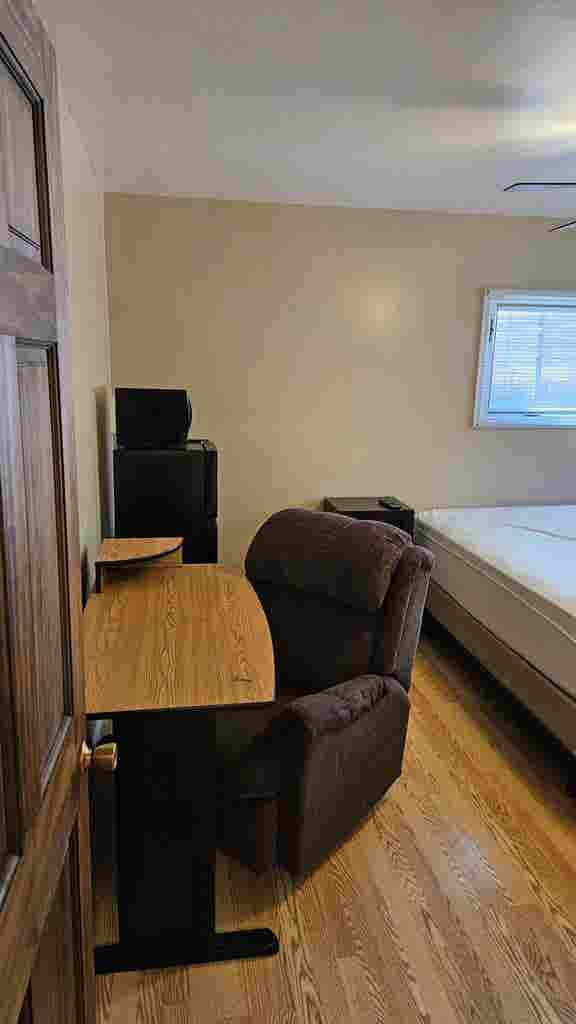 Master bedroom for rent in Glenwood