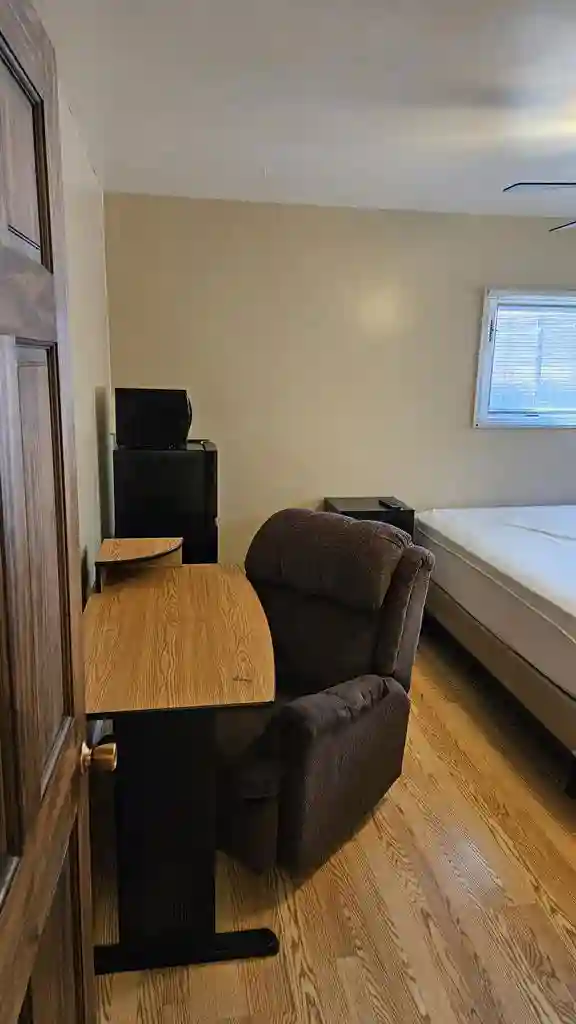 Master bedroom for rent in Glenwood
