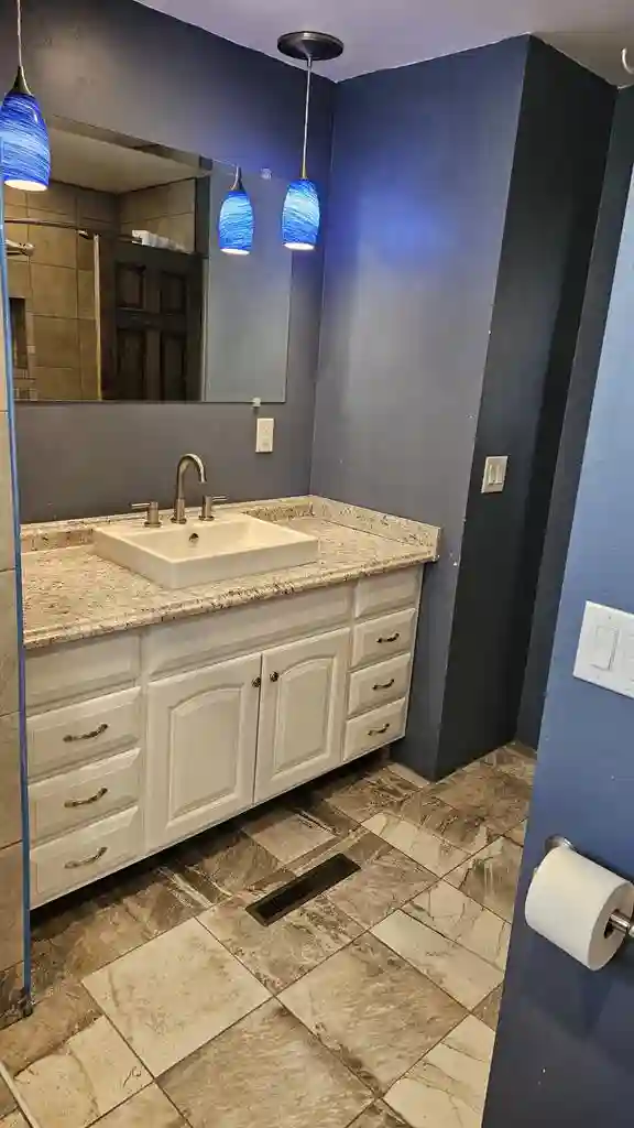 Master bedroom for rent in Glenwood