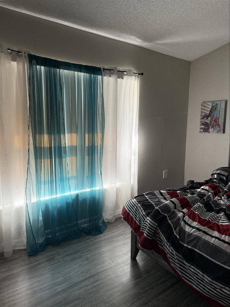 Master bedroom up for rent