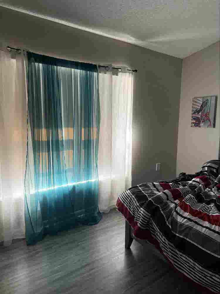 Master bedroom up for rent