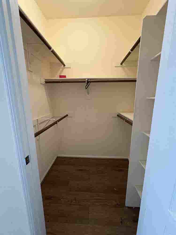 PRIVATE ROOM W/ PRIVATE BATHROOM