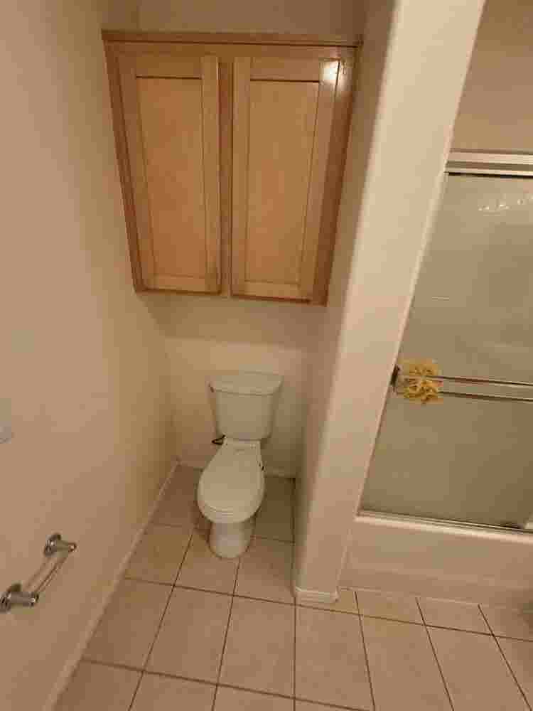 PRIVATE ROOM W/ PRIVATE BATHROOM