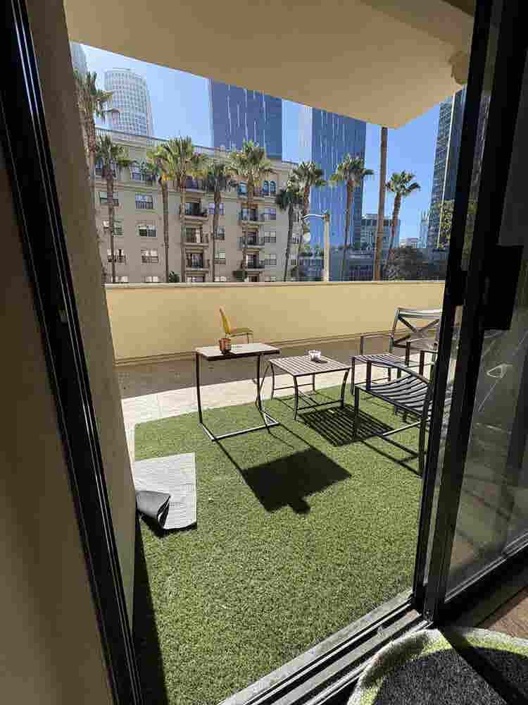 PRIVATE ROOM W/ PRIVATE BATHROOM