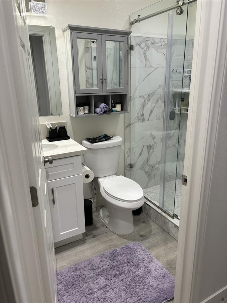 Looking for roommate in Pico Rivera