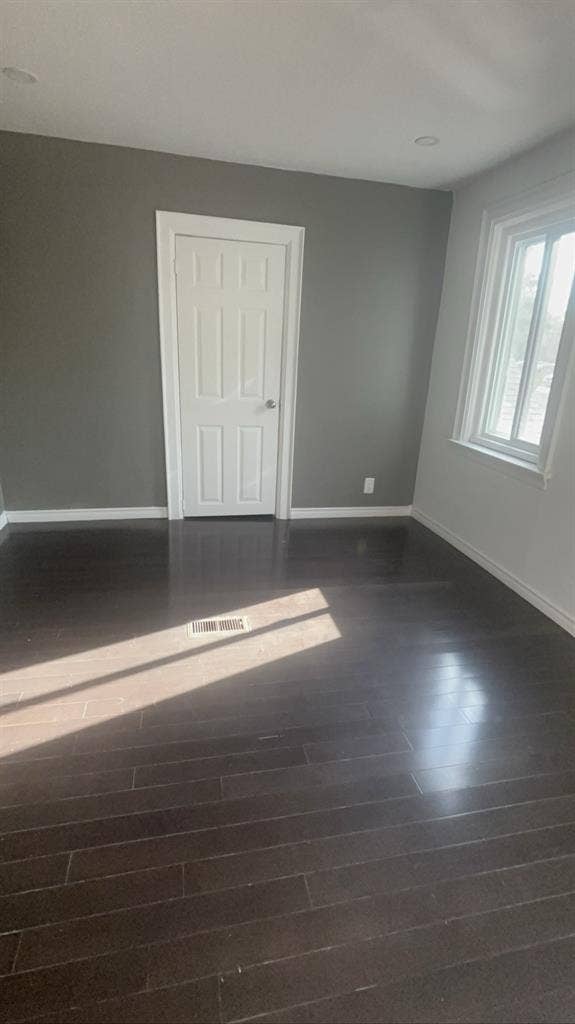 Room for working couples Midtown.