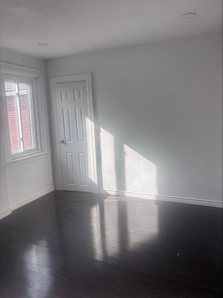 Room for working couples Midtown.