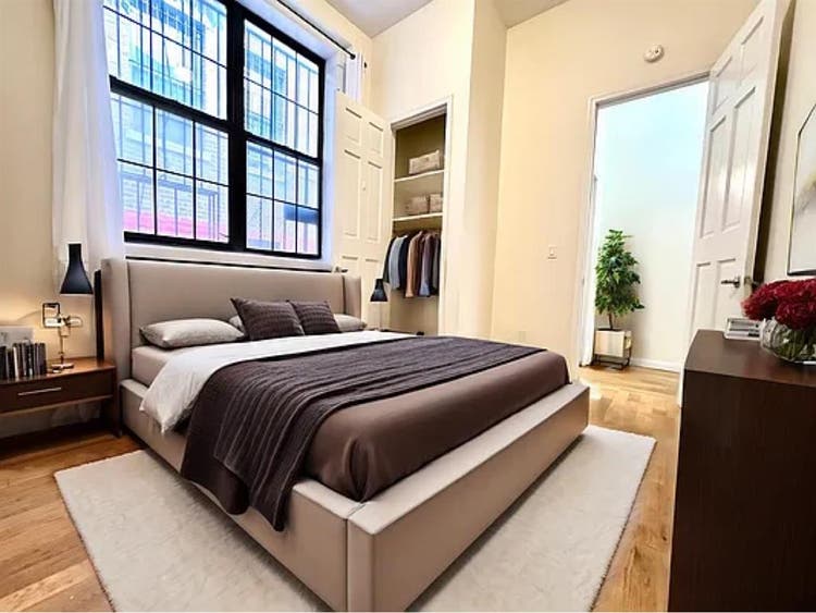 Bright /Spacious Bushwick Apartment
