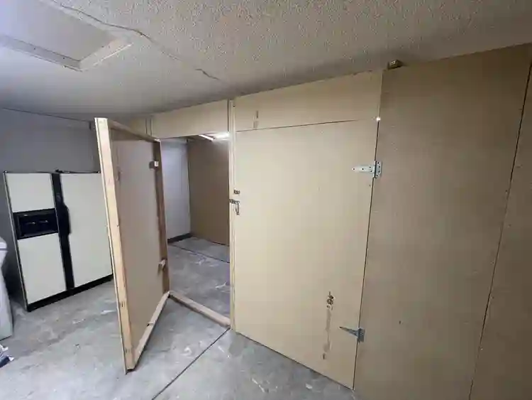 Private Spacious Room!