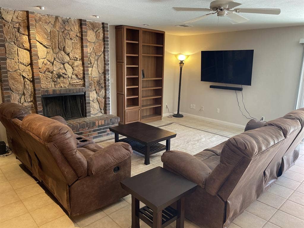 Private Spacious Room!