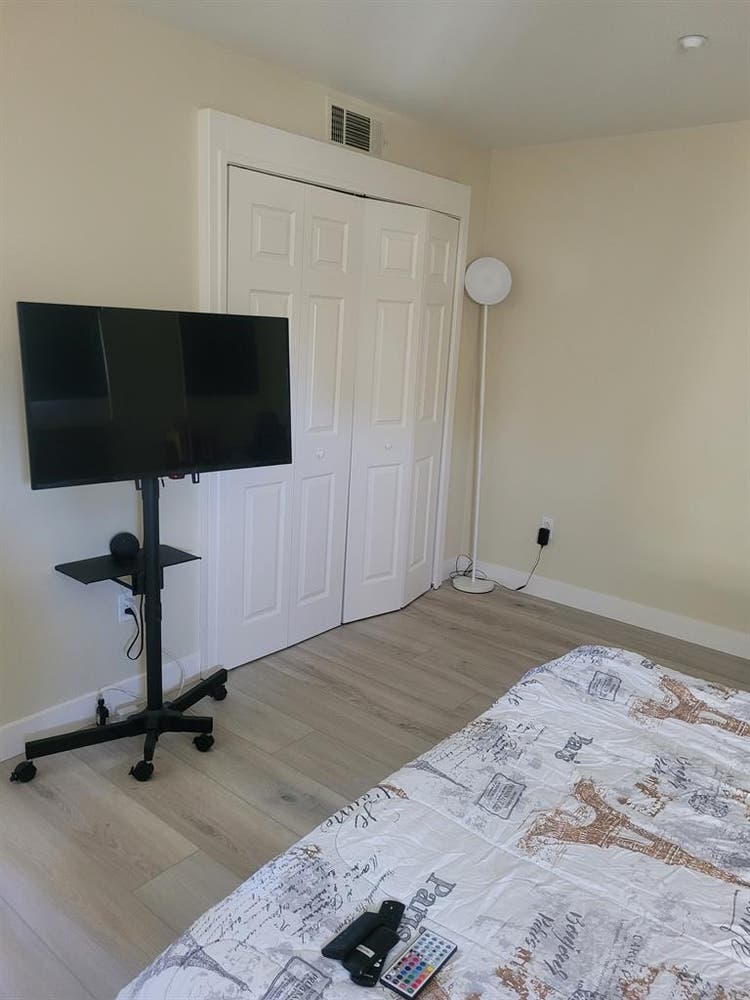 Temporary Room for Rent in Irvine