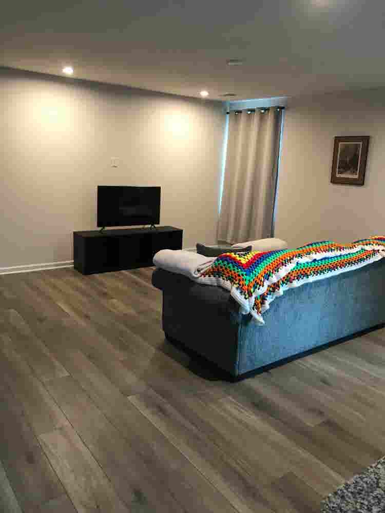 Room for rent available end of Oct