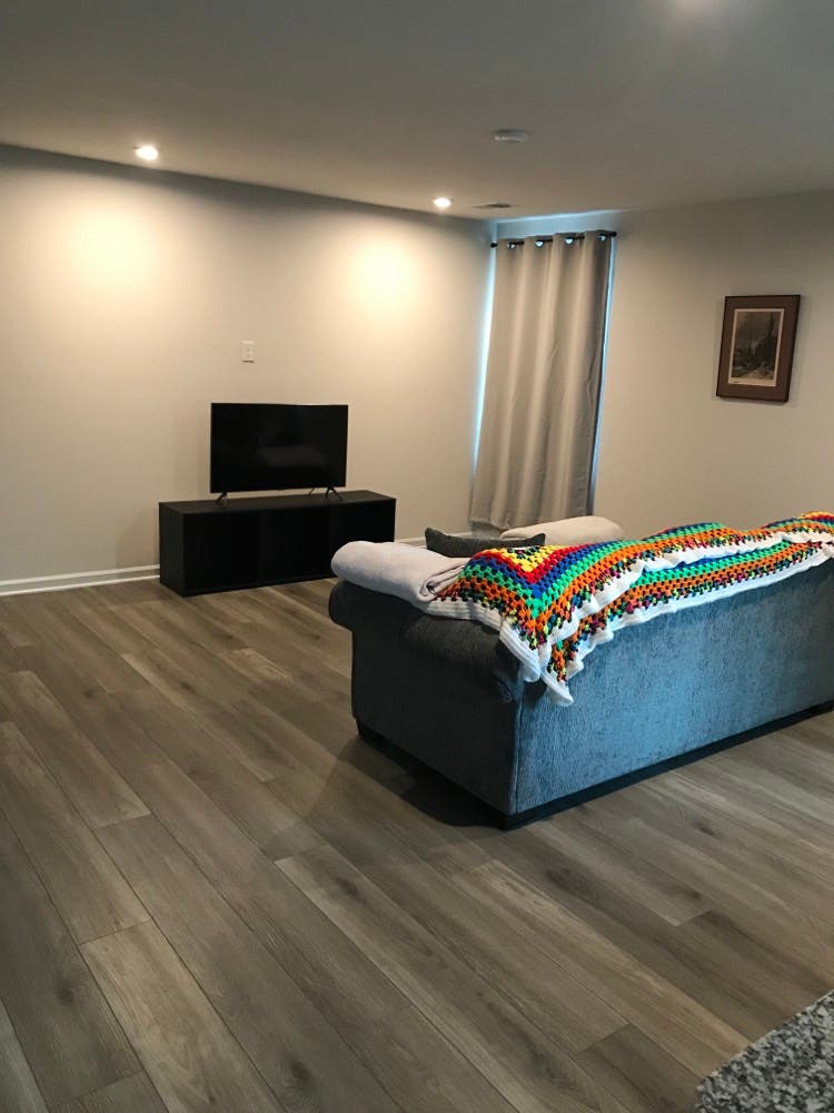 Room for rent available end of Oct