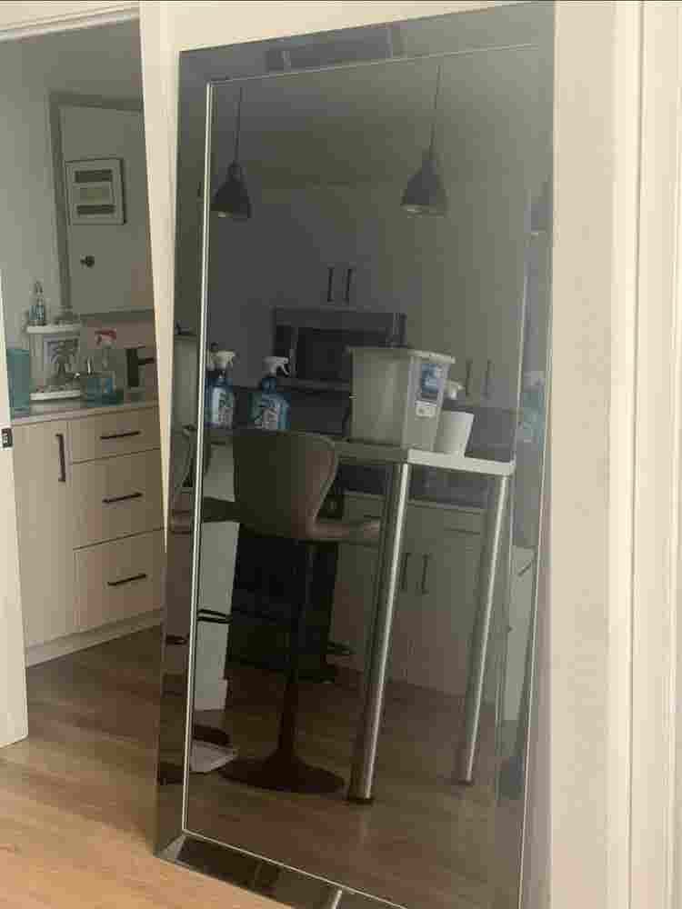 Looking for a roommate clea