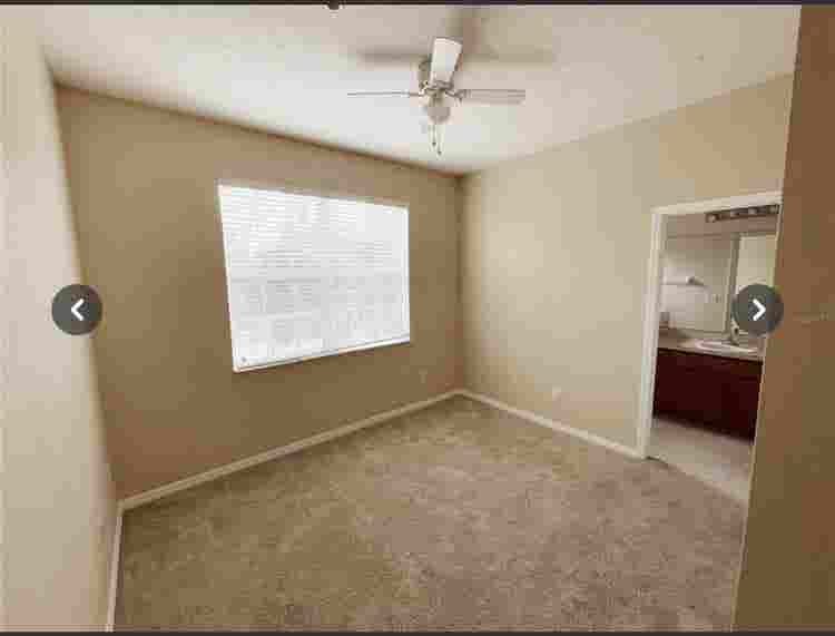 Bedroom w/bathroom. Utilities inclu