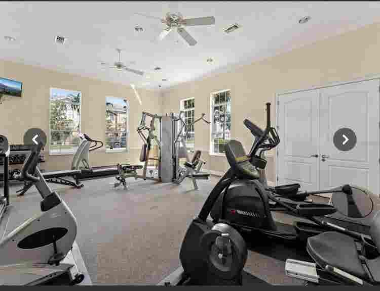 Bedroom w/bathroom. Utilities inclu