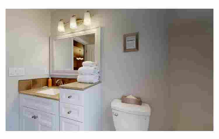 Cute room for rent in Sun River