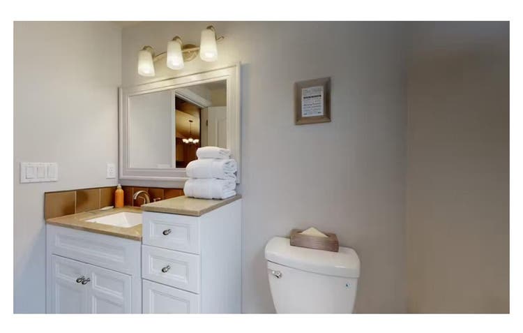 Cute room for rent in Sun River