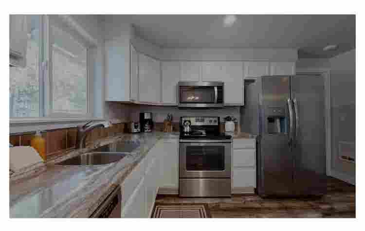 Cute room for rent in Sun River