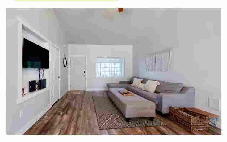 Cute room for rent in Sun River