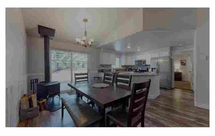 Cute room for rent in Sun River