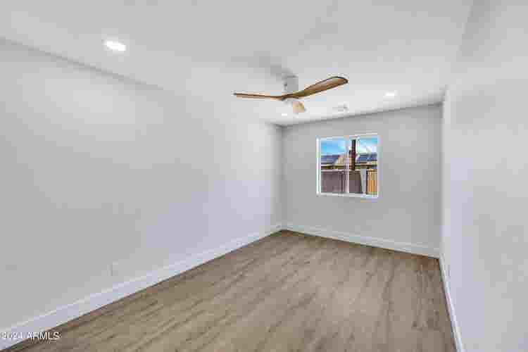 2 Rooms Available