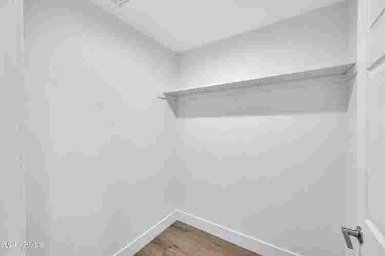 2 Rooms Available