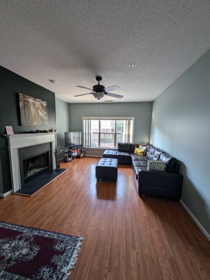 Private Master Room in  Townhome
