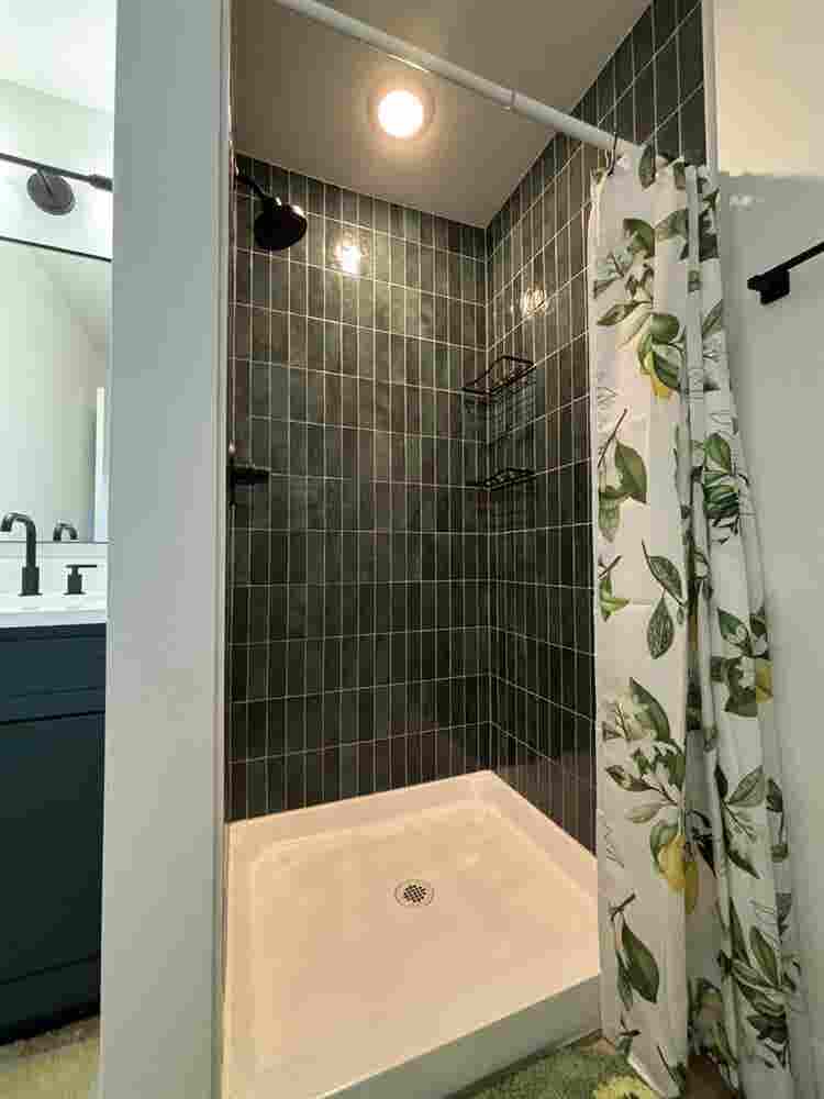 NE townhouse room for rent!