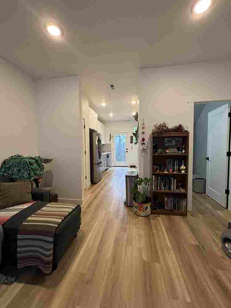 NE townhouse room for rent!