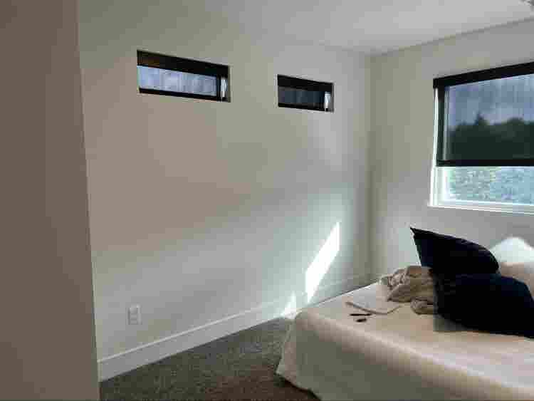 Quiet Room in Beautiful Townhouse