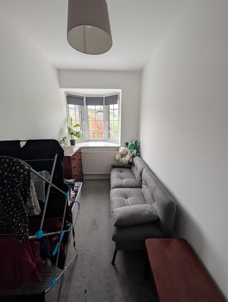 Large double room, fantastic area