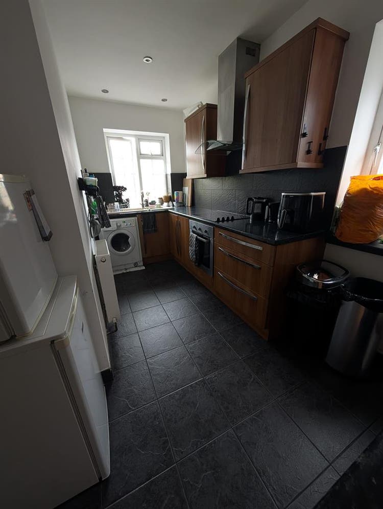 Large double room, fantastic area