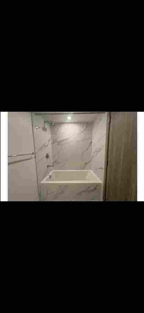 Looking for 2 roommates for 2 rooms