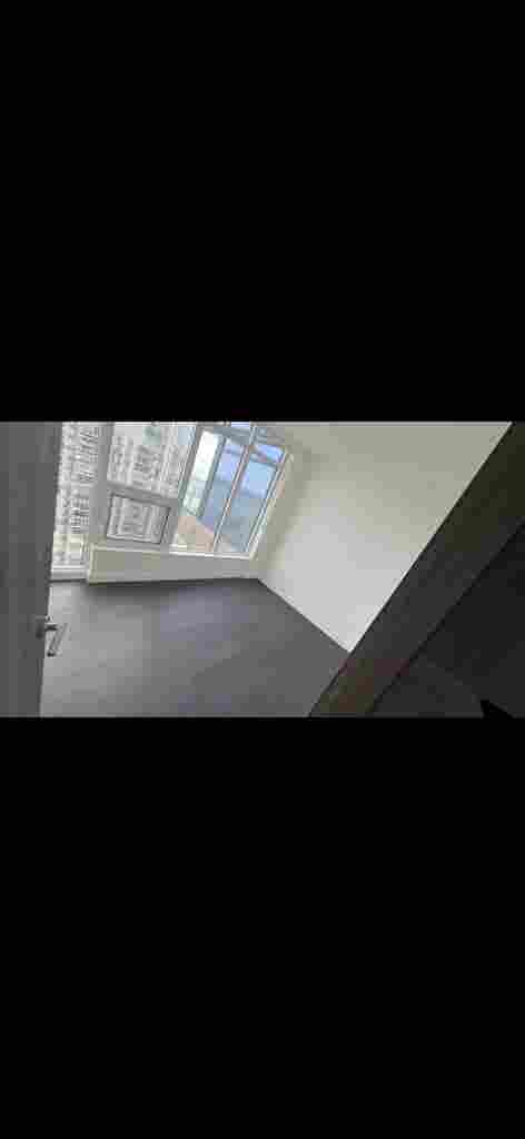Looking for 2 roommates for 2 rooms