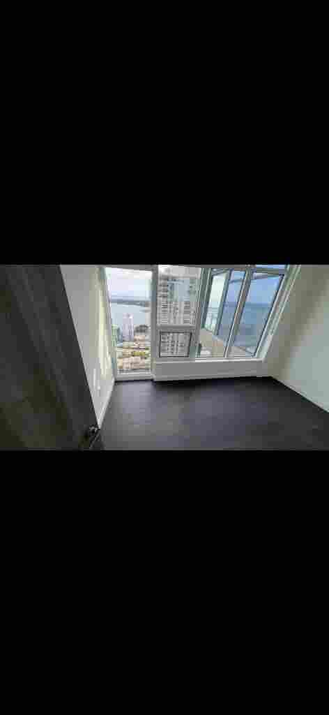 Looking for 2 roommates for 2 rooms