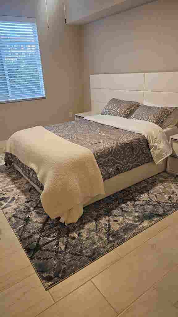 Looking for a roommate
