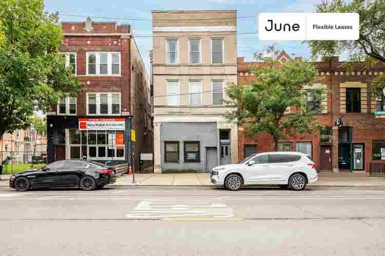 3 BR in Chicago