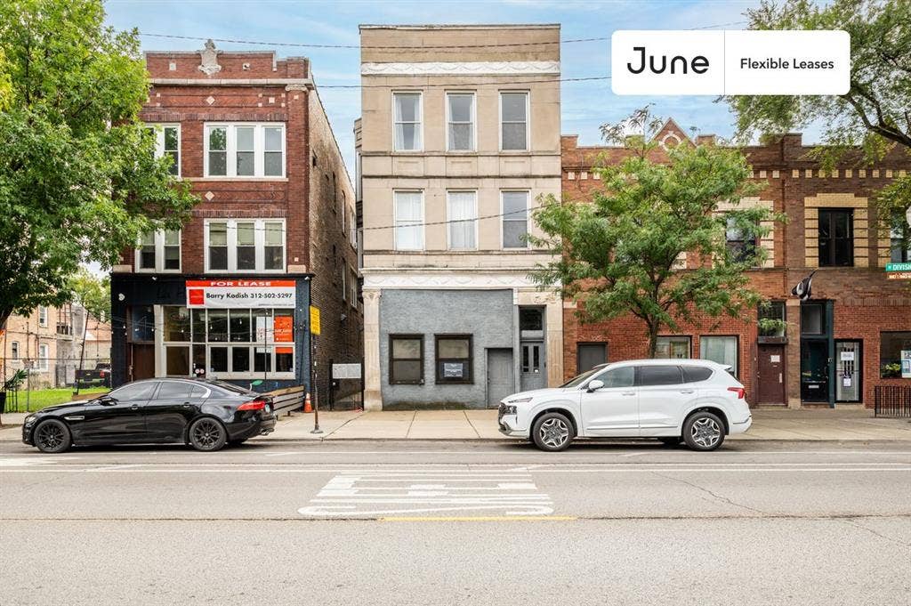 3 BR in Chicago