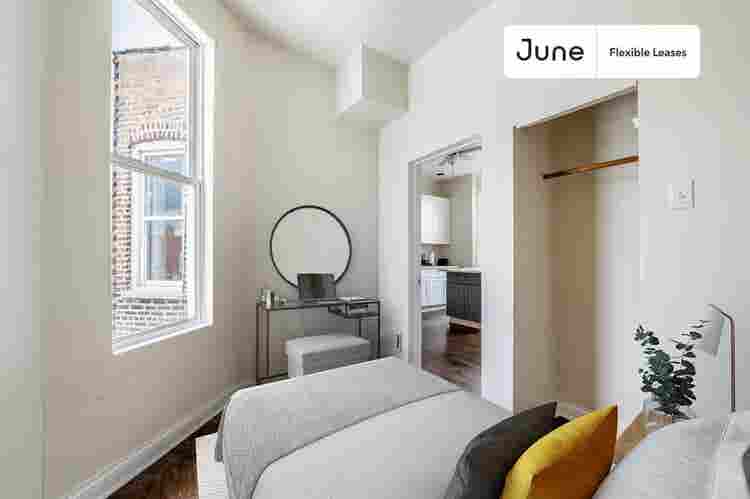 3 BR in Chicago