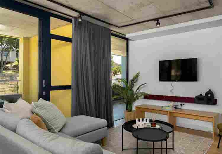 1 bedroom en-suite and parking bay