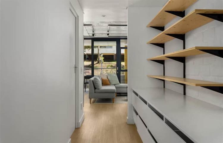 1 bedroom en-suite and parking bay